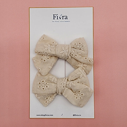 Small hair bow - double prong clip - Cream